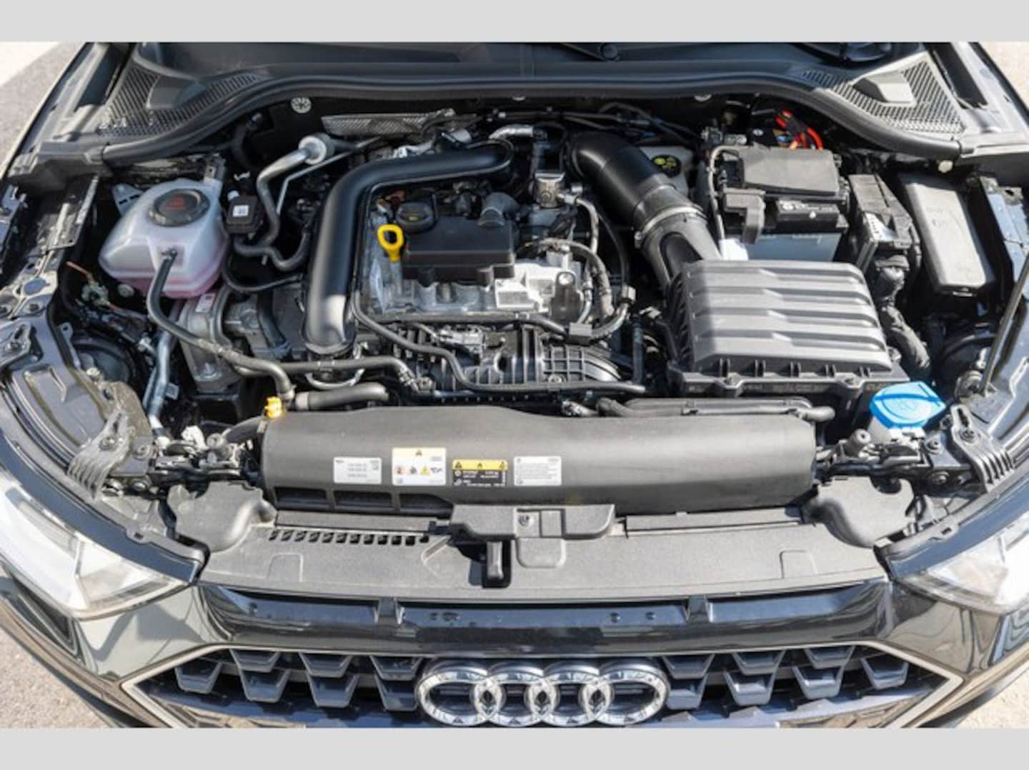 Bild über Audi A1 Sportback S line 25 TFSI S tronic - für weitere Informationen kontaktieren Sie den Audi Partner