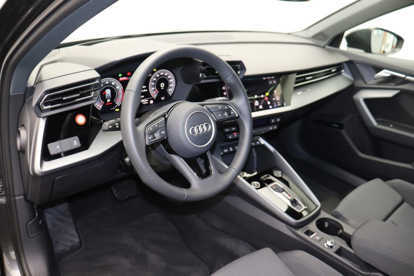 Bild über Audi A3 Sportback S line 35 TFSI S tronic - für weitere Informationen kontaktieren Sie den Audi Partner