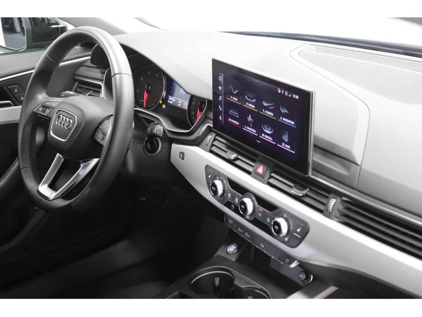Bild über Audi A4 Avant advanced 40 TDI S tronic - für weitere Informationen kontaktieren Sie den Audi Partner