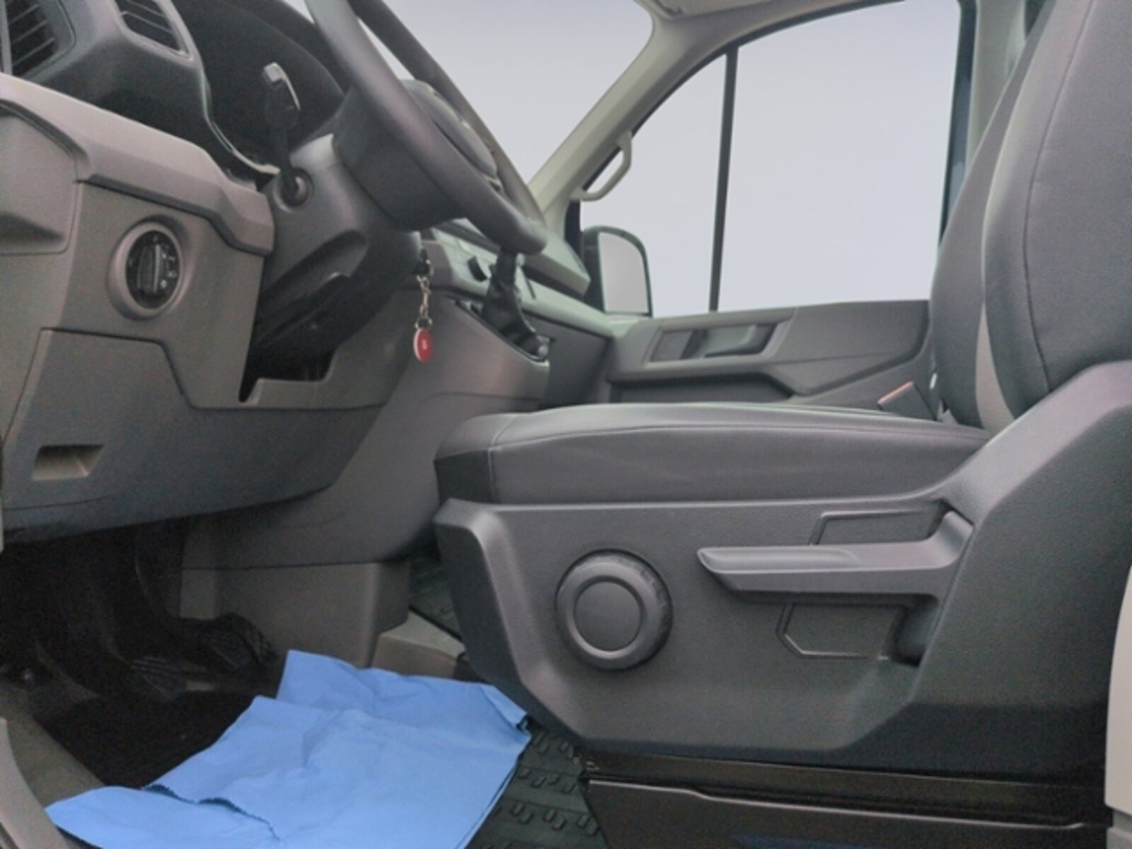 Volkswagen Crafter Einzelkabine langer Radstand – Bild 11