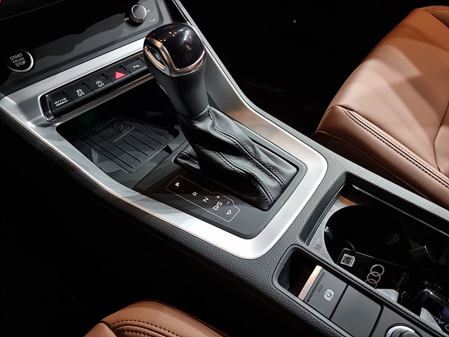 Audi Q3 40 TFSI quattro Premium 137 186 kW hp Tiptronic 10