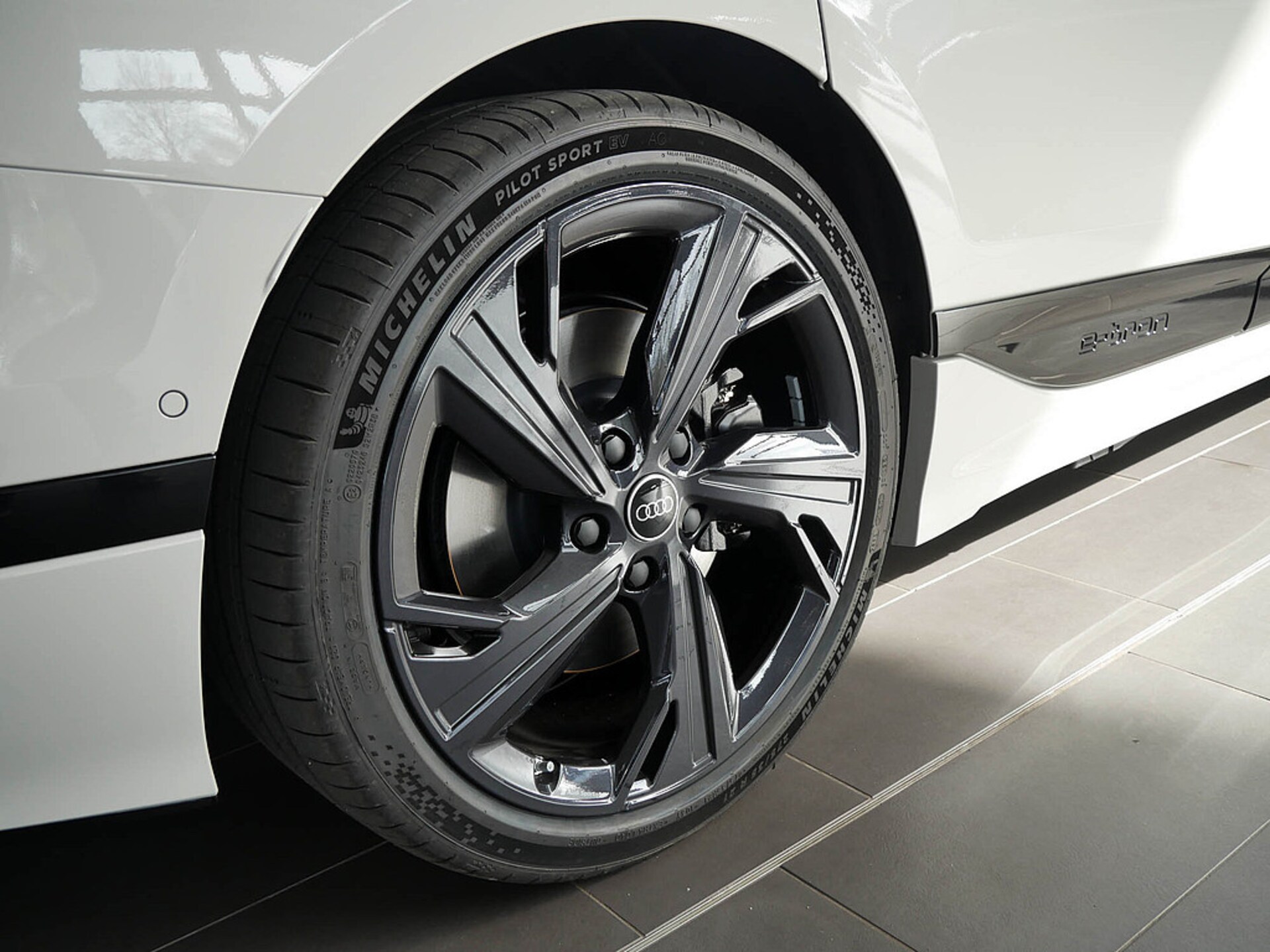 Audi S6 Avant e-tron