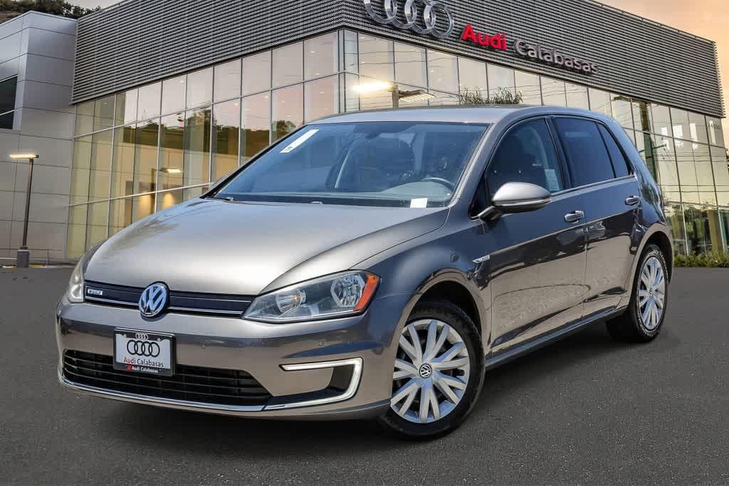 2015 Volkswagen e-Golf e-Golf Limited Edition's photo