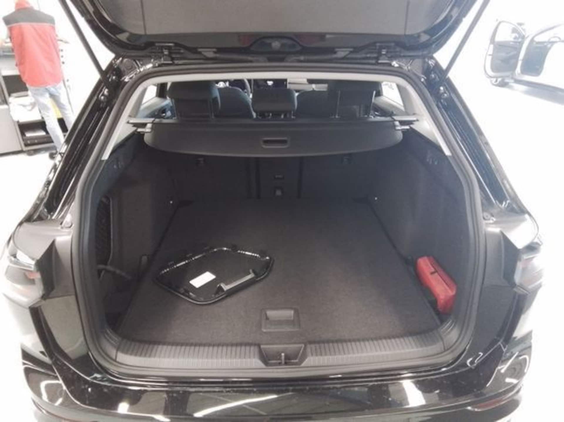 Volkswagen Golf Variant Life