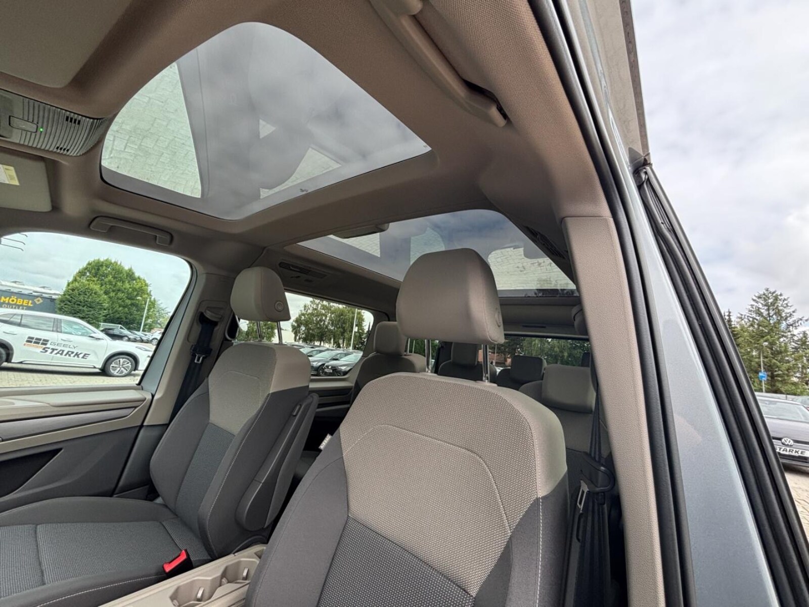 Volkswagen Multivan – Bild 17