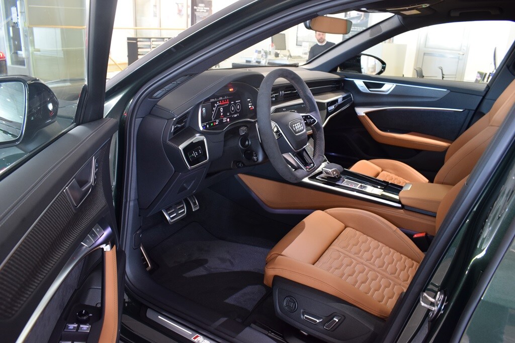 Bild som visar&nbsp;Audi RS 6 Avant&nbsp;RS 6 Avant performance 630 hk tiptronic - för mer information kontakta din Audi Partner