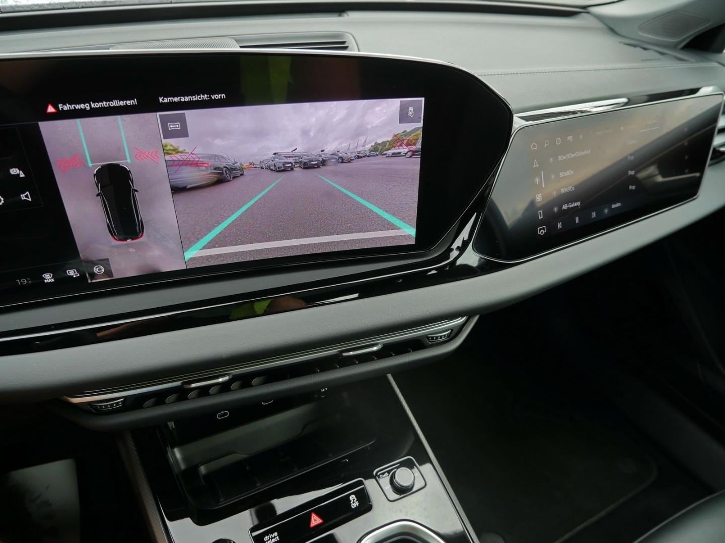 Bild über Audi A6 Avant TDI 150 kW S tronic - für weitere Informationen kontaktieren Sie den Audi Partner