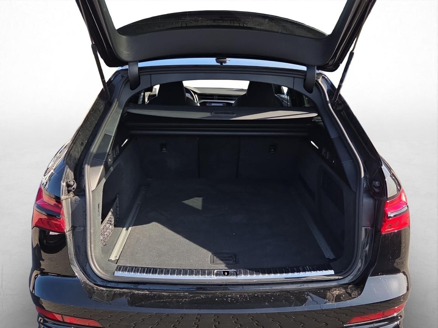 Bild über Audi S6 Avant TDI quattro tiptronic - für weitere Informationen kontaktieren Sie den Audi Partner