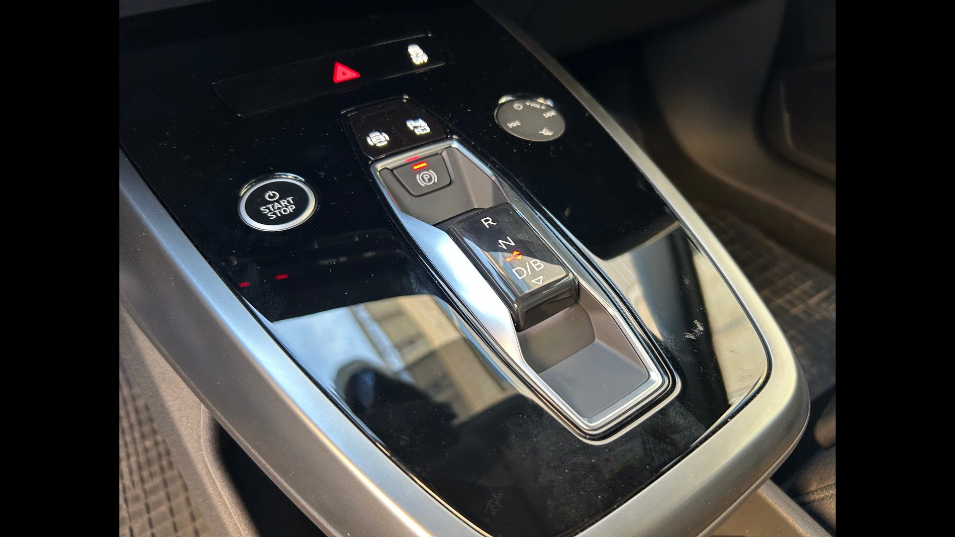 Image about Audi Q4 e-tron Business Advanced 40 e-tron 150,00 kW