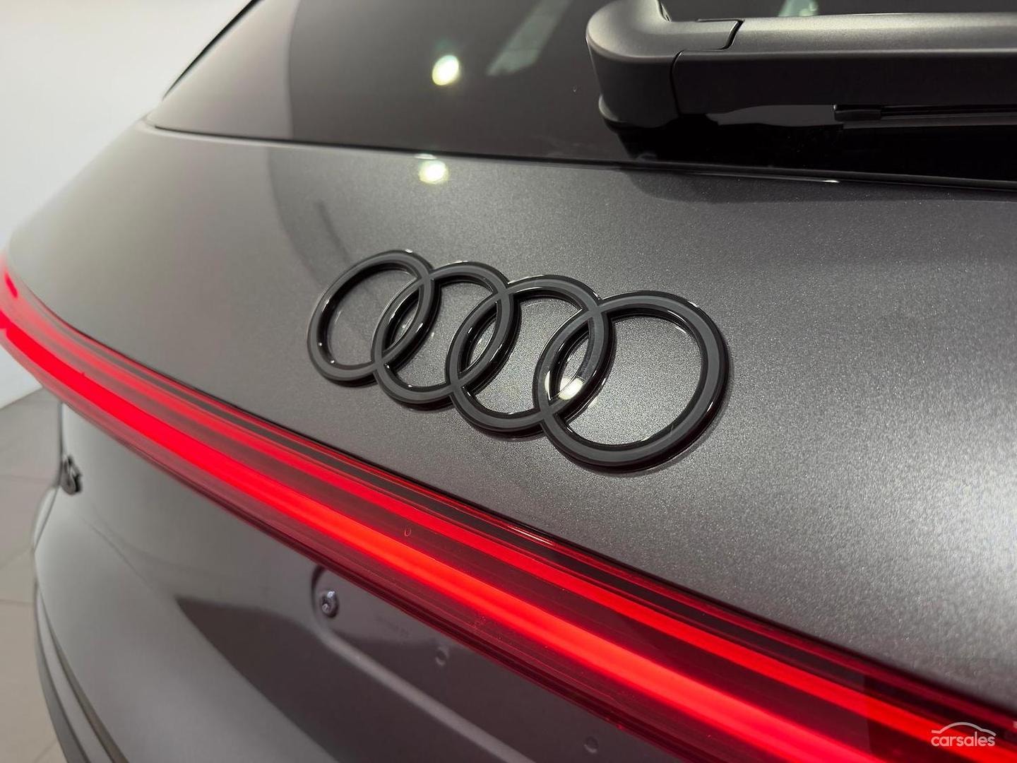 Image about Audi Q5 SUV TDI quattro 150 kW sport