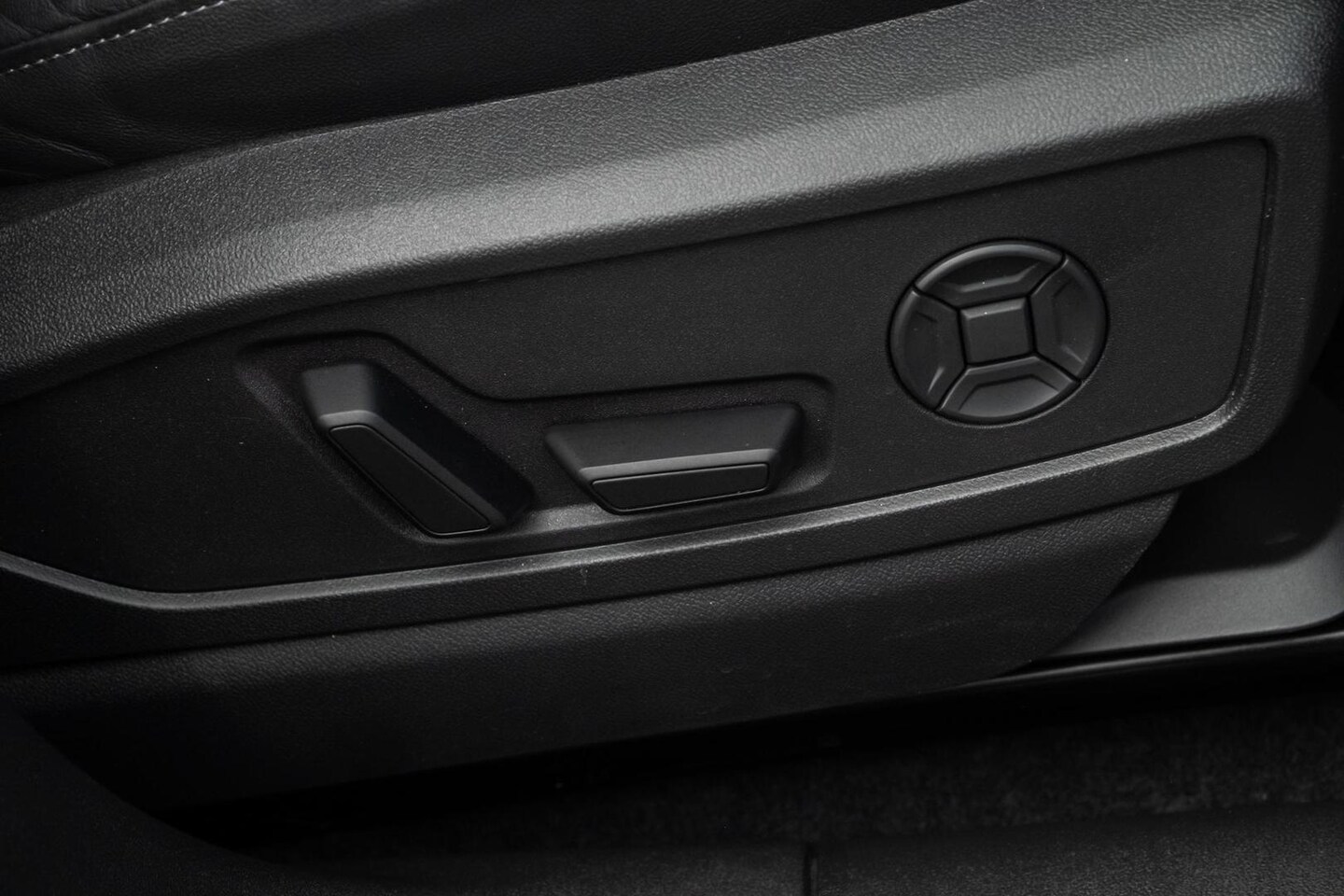 Image about Audi Q5 SUV TDI quattro 150 kW sport