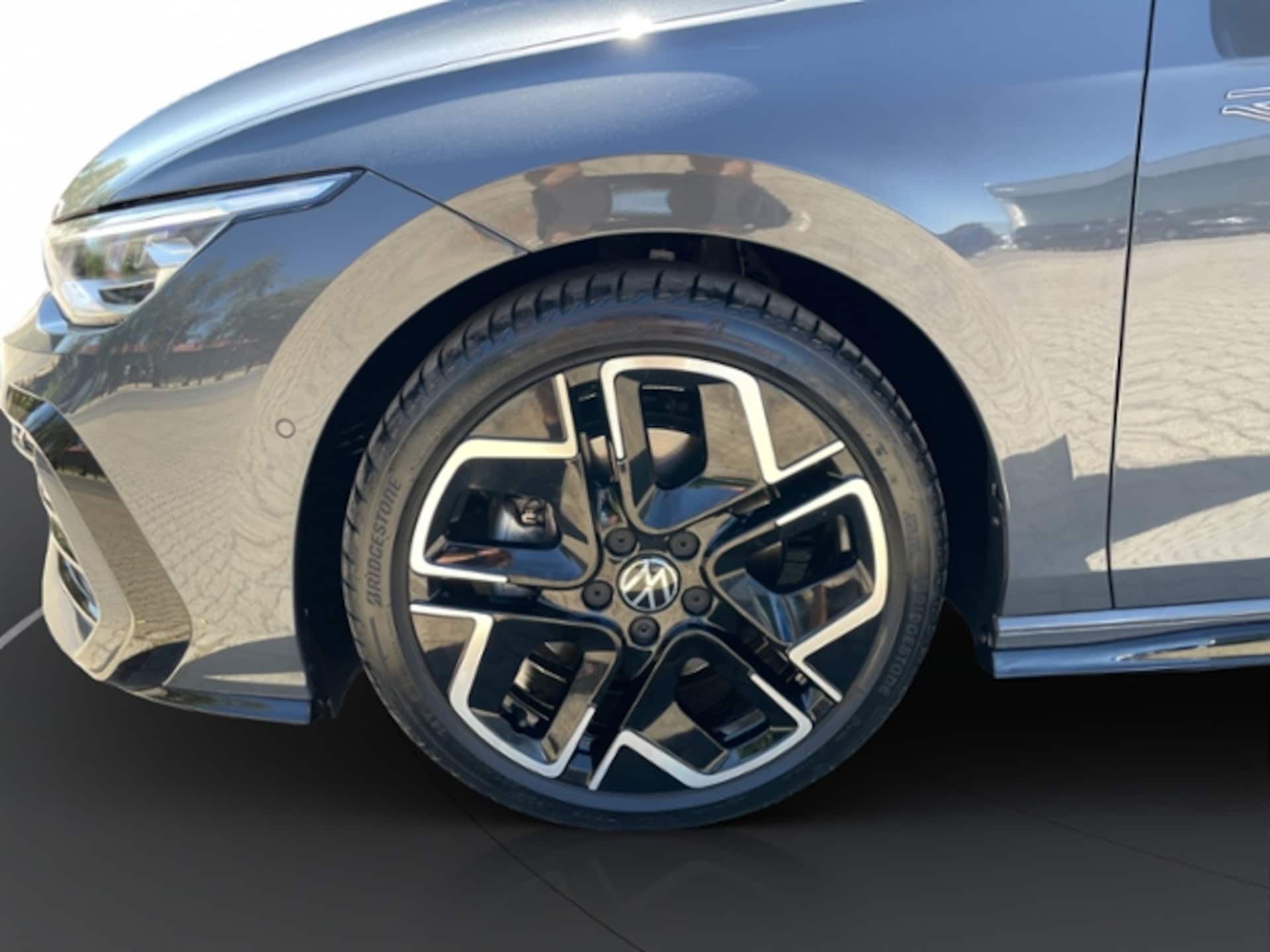 Volkswagen Golf Variant R-Line