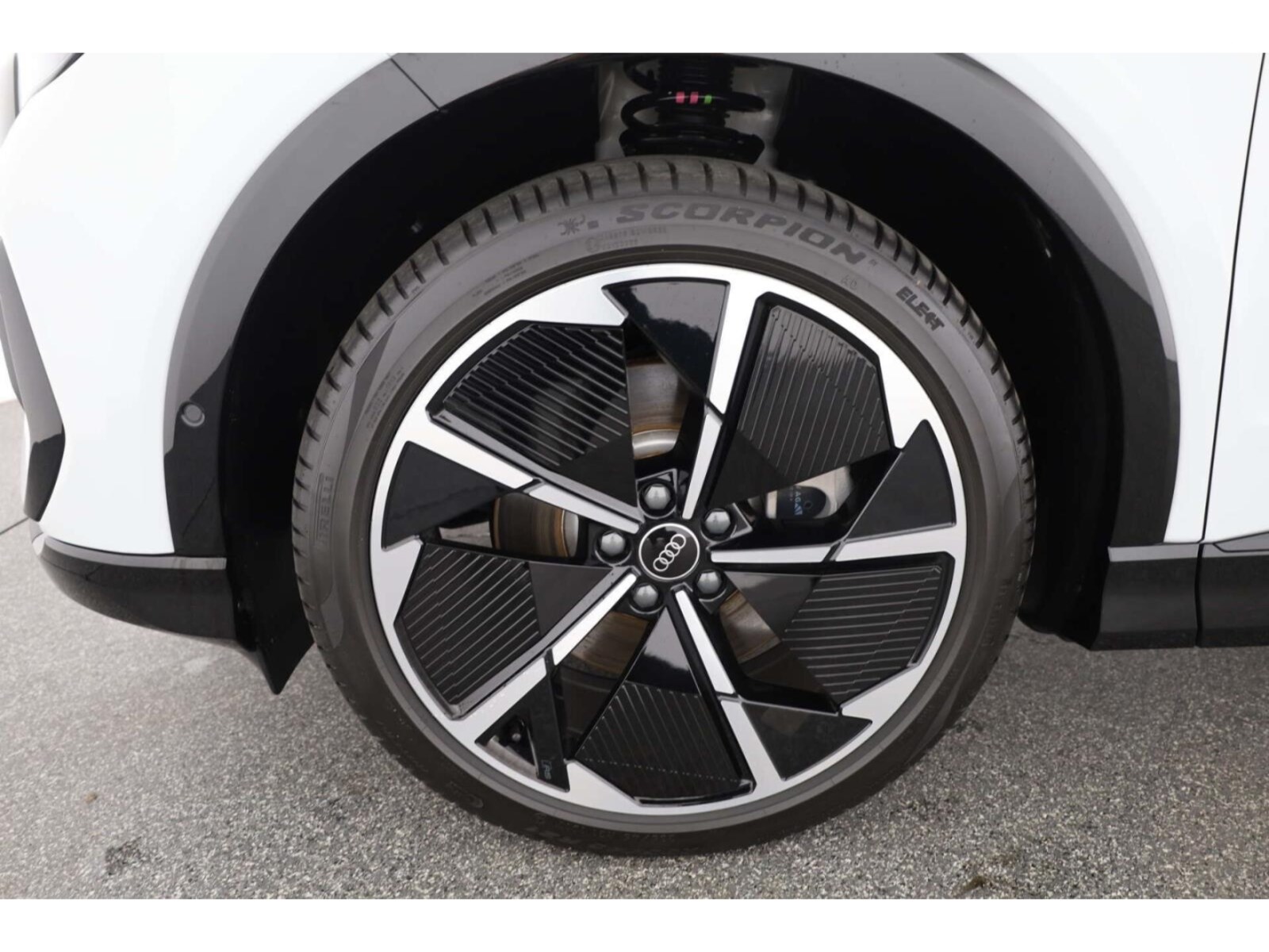 Audi Q4 e-tron – Bild 8