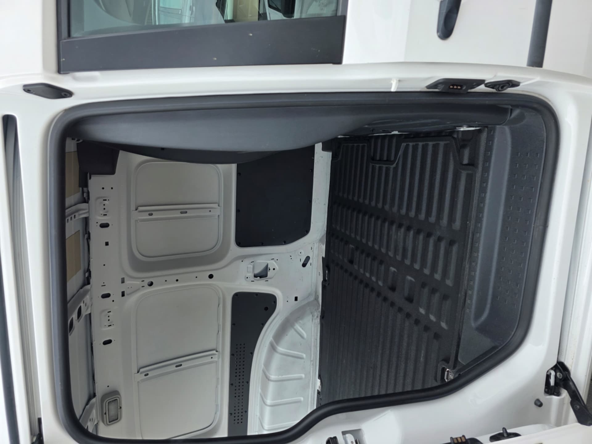 Volkswagen Caddy Maxi Kasten Basis-Modell