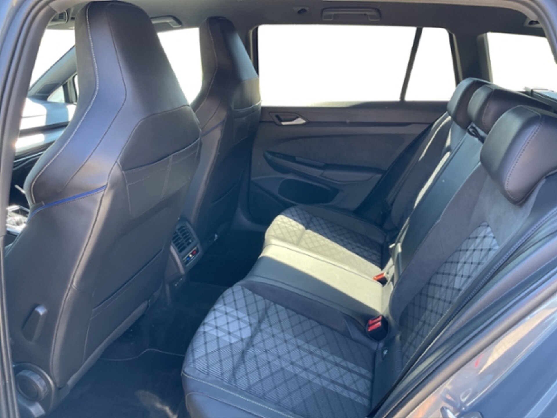 Volkswagen Golf Variant R-Line