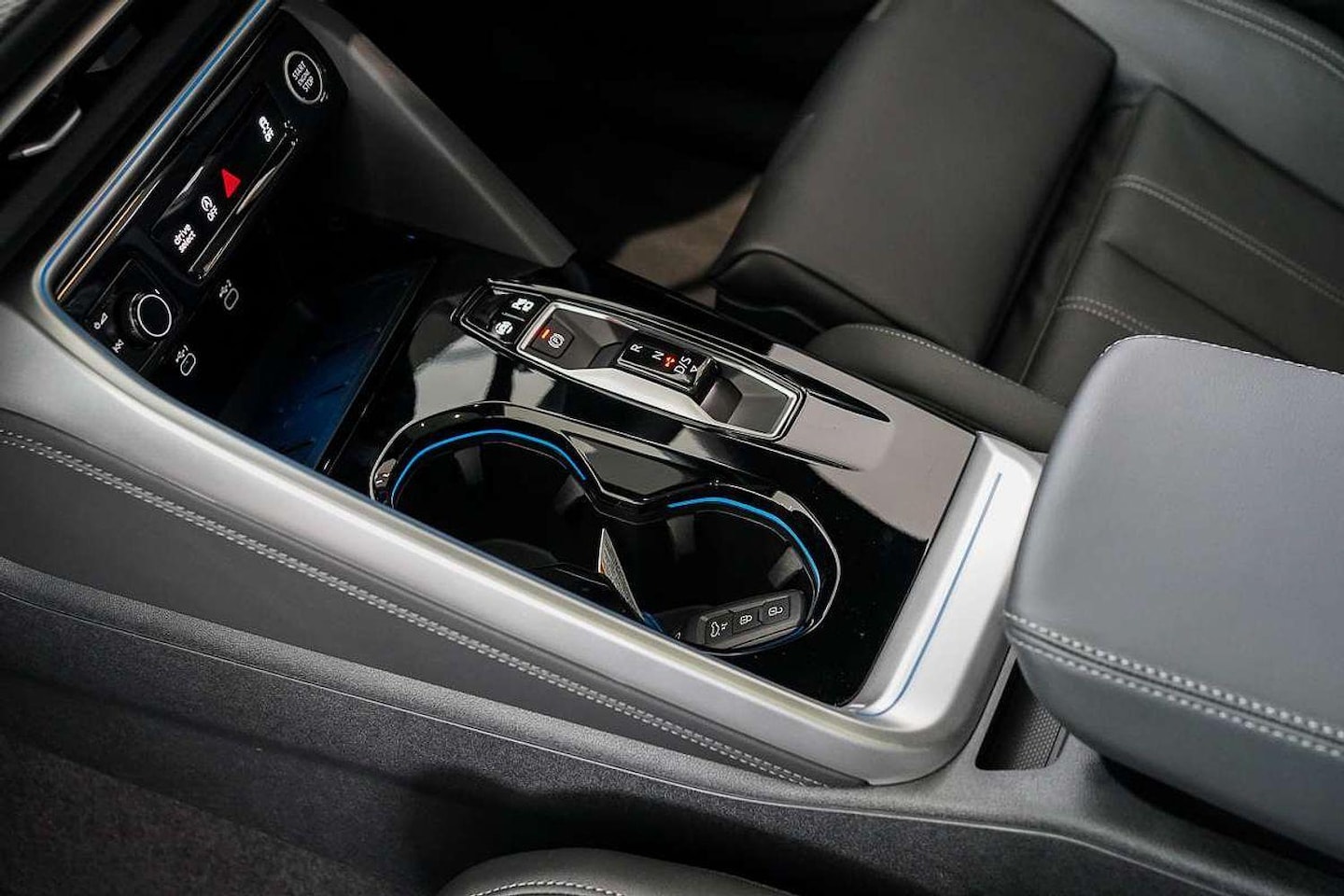 Image about Audi Q5 SUV TFSI quattro 200 kW sport