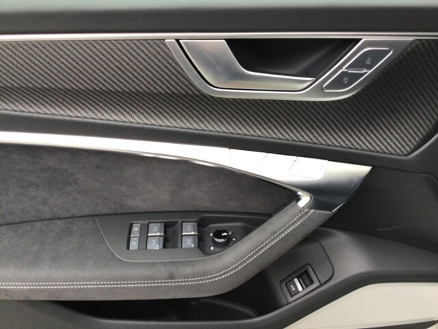 Image about Audi RS 6 Avant performance quattro tiptronic