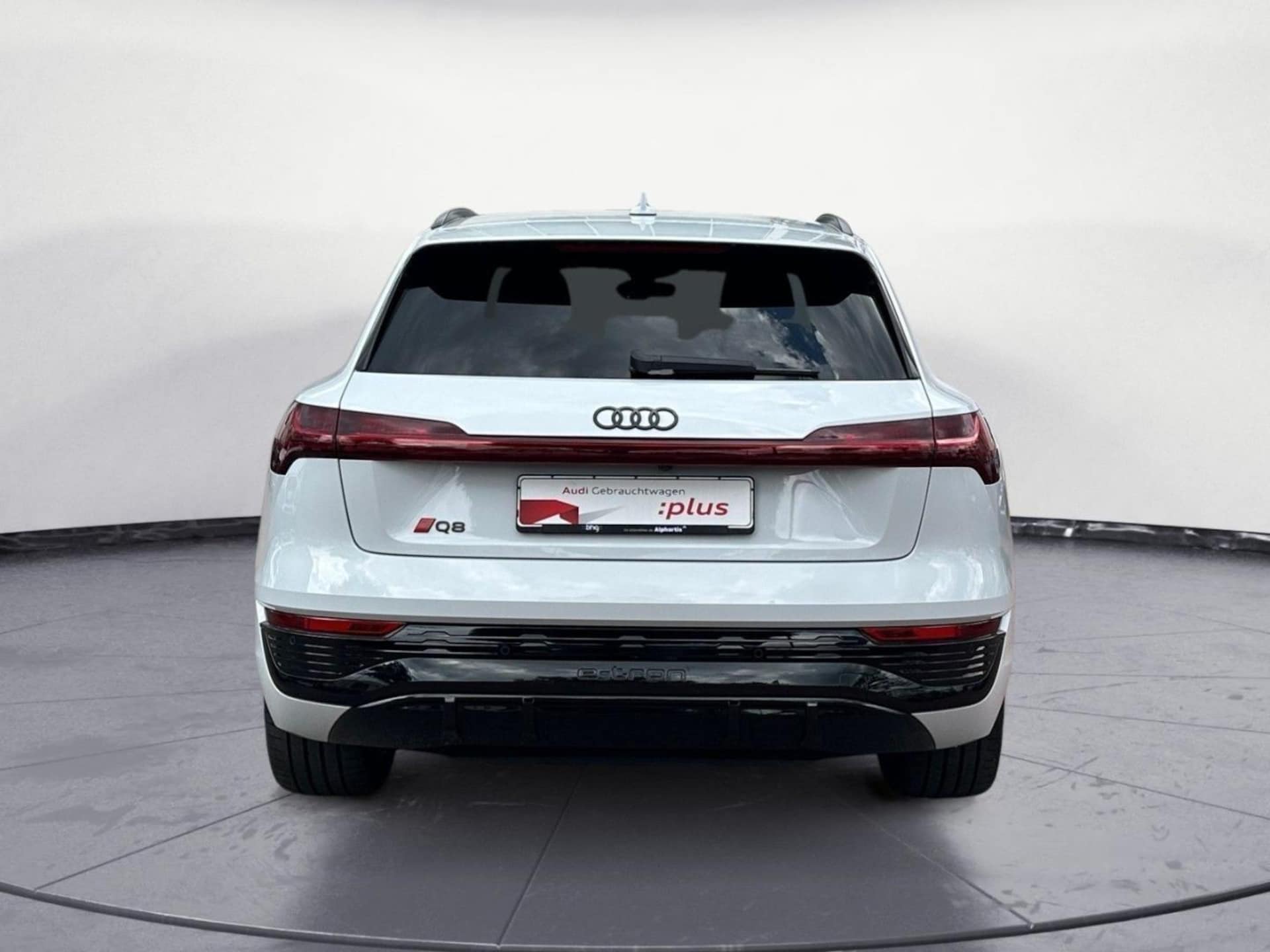 Audi Q8 e-tron S line