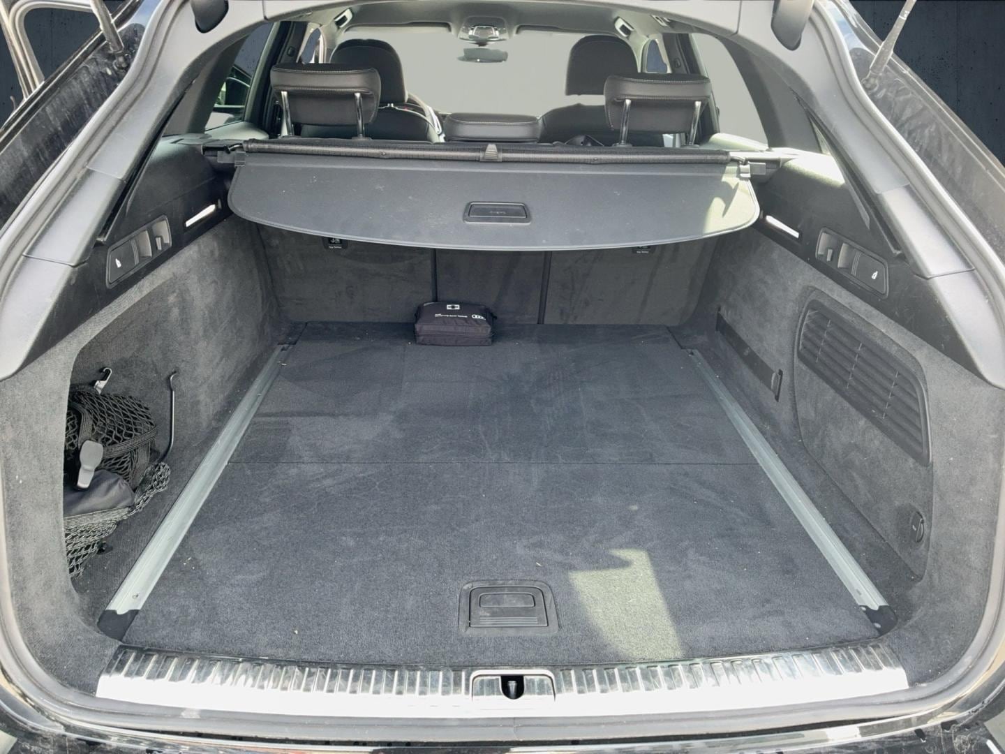 Bild über Audi A6 Avant S line 40 TDI S tronic - für weitere Informationen kontaktieren Sie den Audi Partner