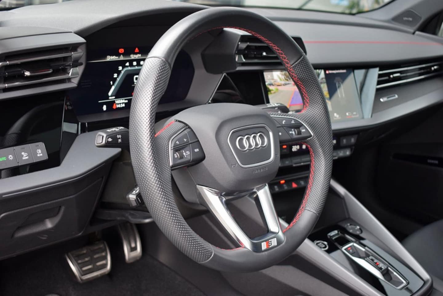 Bild über Audi A3 Sportback S line 35 TFSI S tronic - für weitere Informationen kontaktieren Sie den Audi Partner
