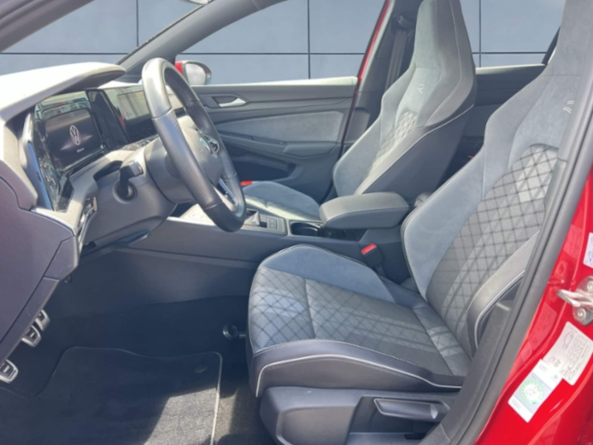 Volkswagen Golf R-Line