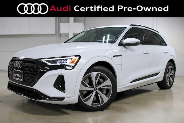 Photo of 2024 Audi Q8 e-tron 