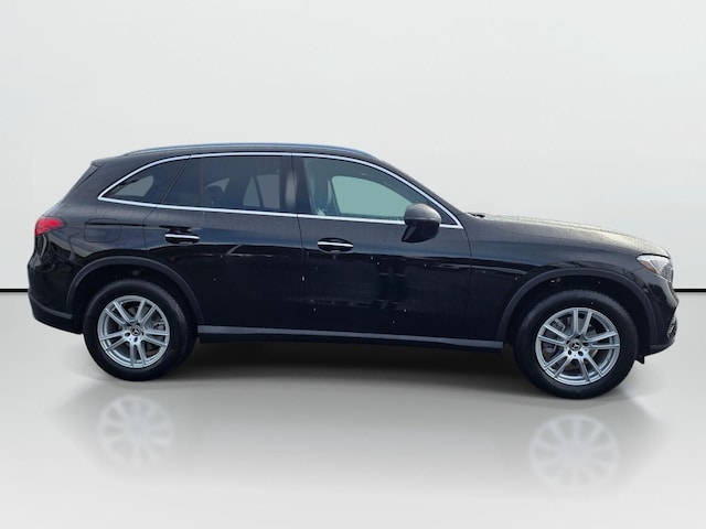 2025 Mercedes-Benz GLC 300