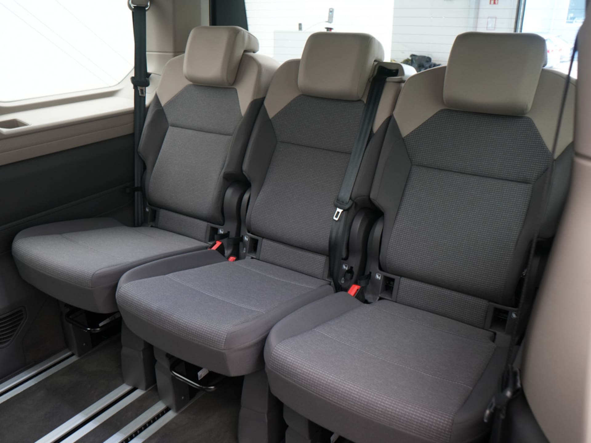 Volkswagen Multivan Basis-Modell