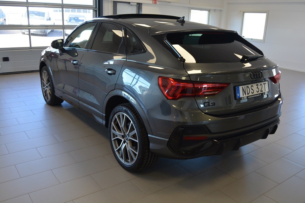 Bild som visar Audi Q3 Sportback Q3 Sportback 45 TFSI quattro S line 245 hk S tronic - för mer information kontakta din Audi Partner