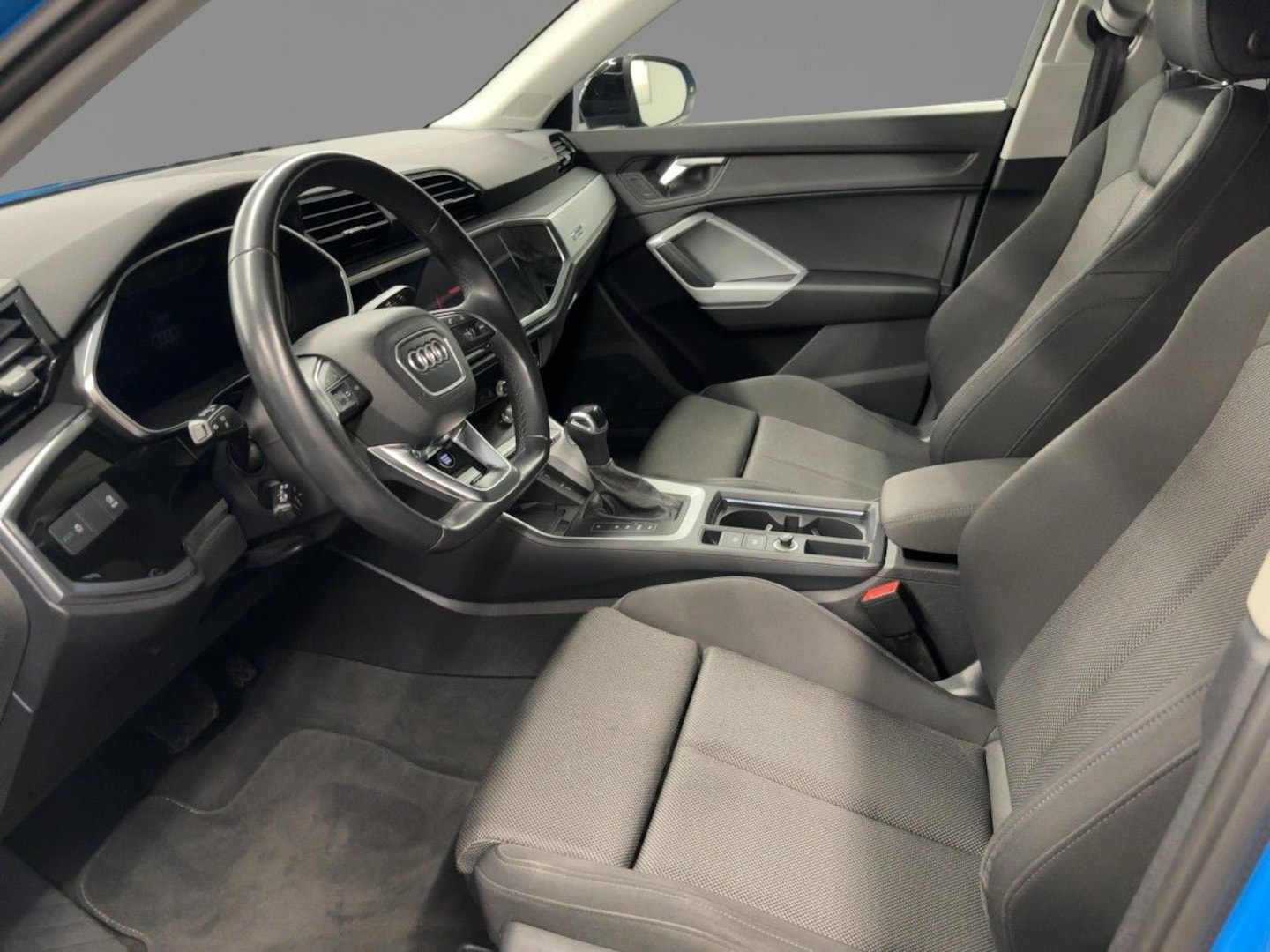 Bild über Audi Q3 S line 35 TFSI S tronic - für weitere Informationen kontaktieren Sie den Audi Partner
