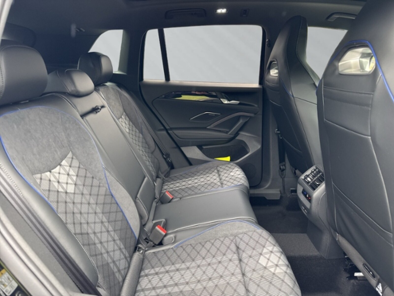 Volkswagen Tiguan – Bild 12