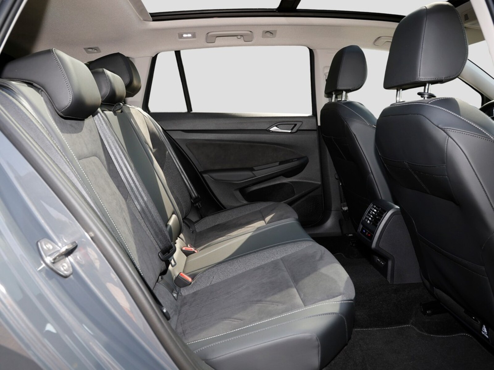 Volkswagen Golf Variant – Bild 10