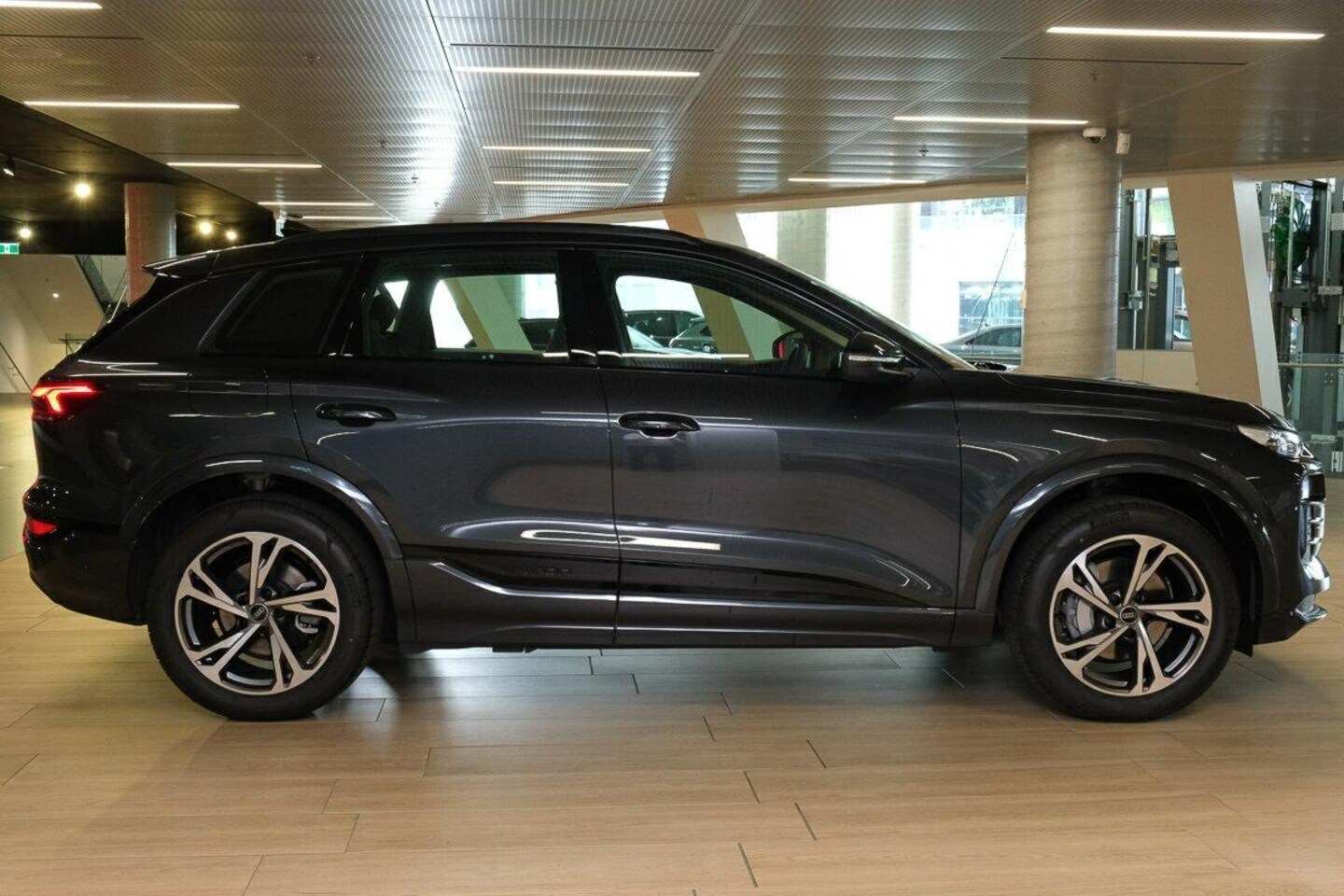 Image about Audi Q6 SUV e-tron e-tron