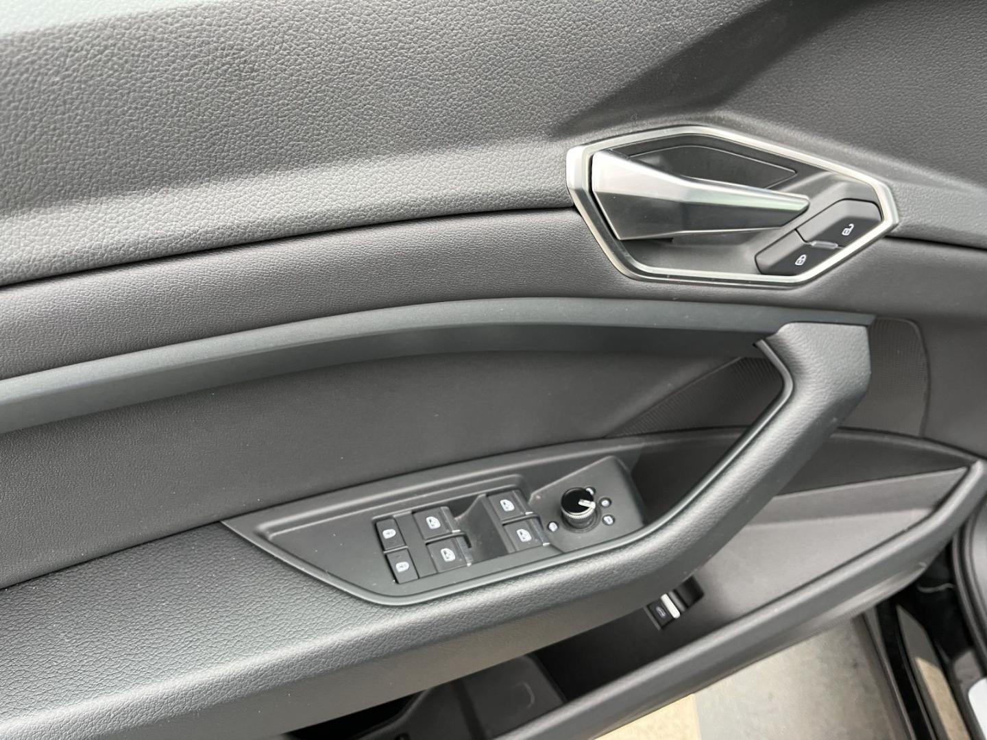 Image about Audi Q8 e-tron advanced 55 e-tron quattro