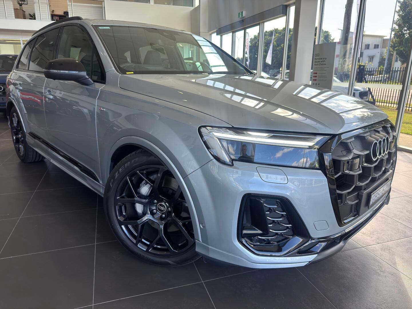 Image about Audi Q7 SUV Q7 S line TDI quattro tiptronic