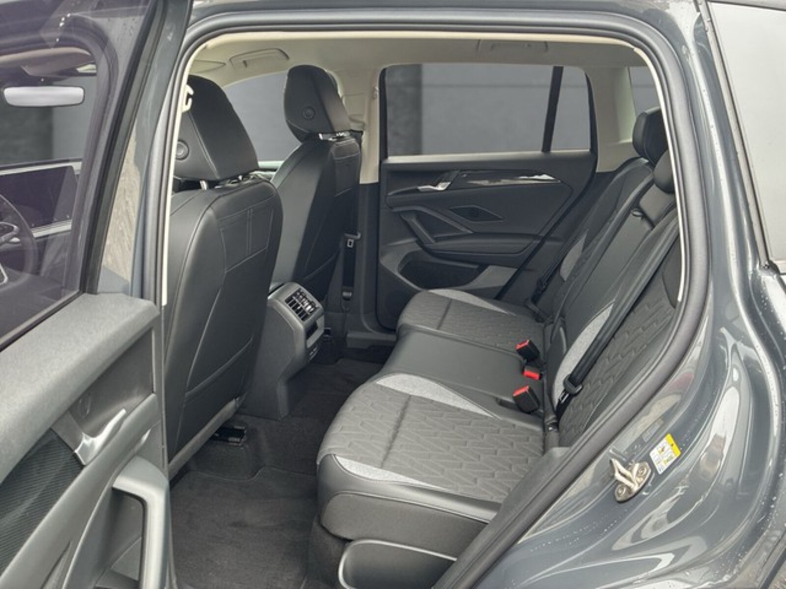 Volkswagen Tiguan – Bild 15