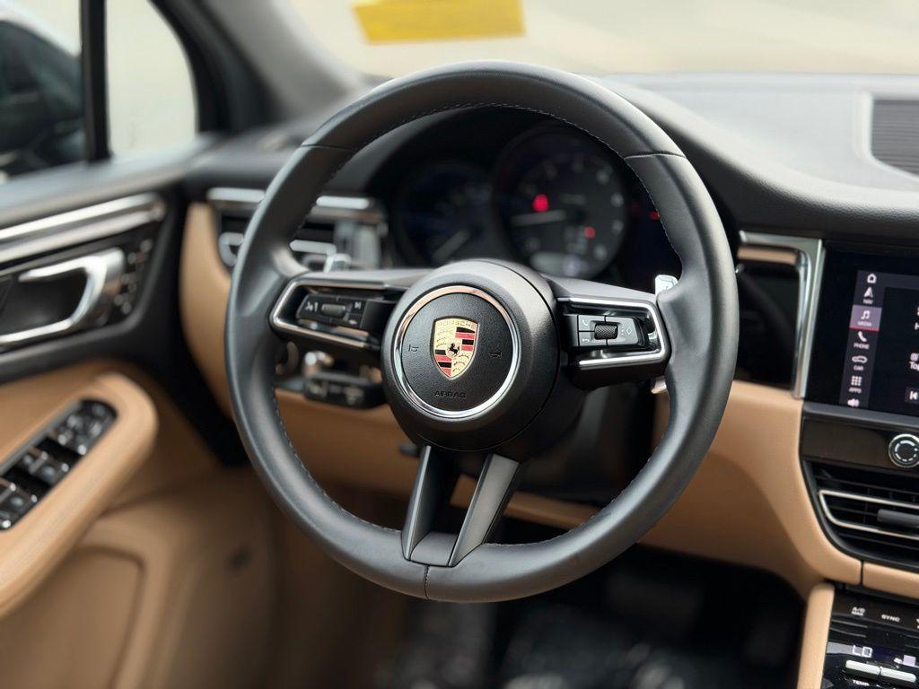 2025 Porsche Macan Base - Photo 12