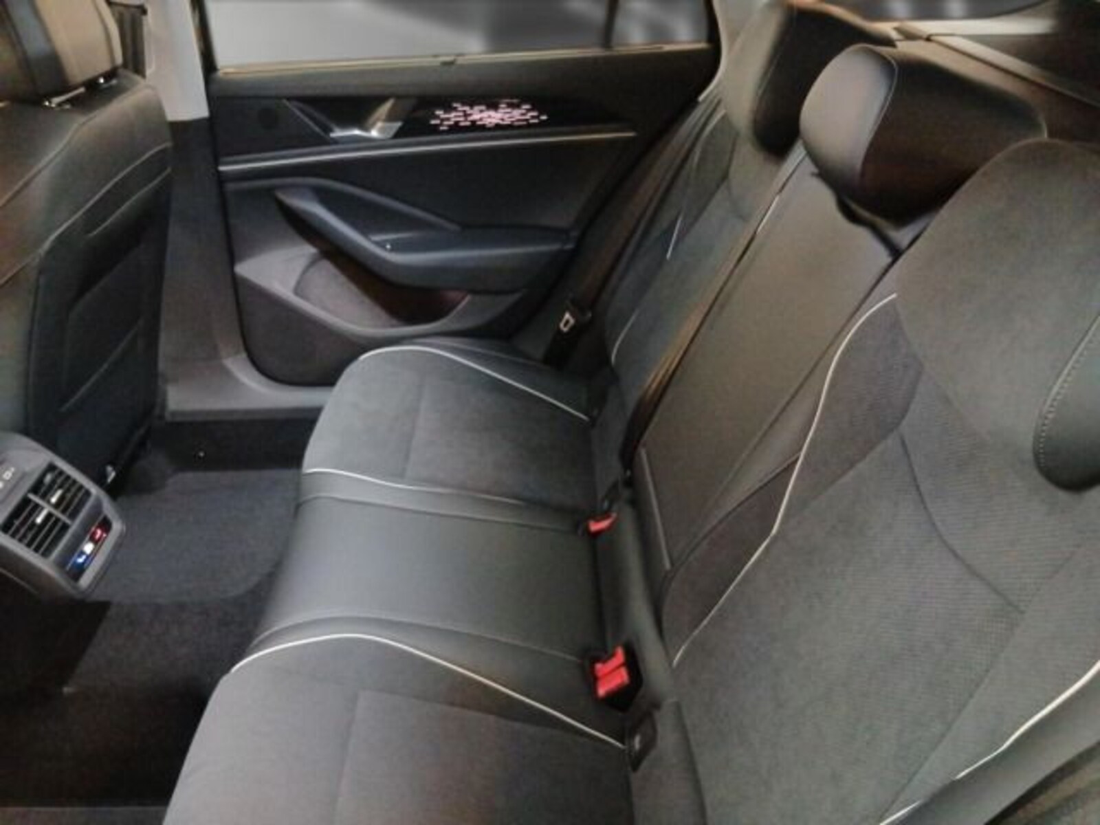 Volkswagen Passat – Bild 17