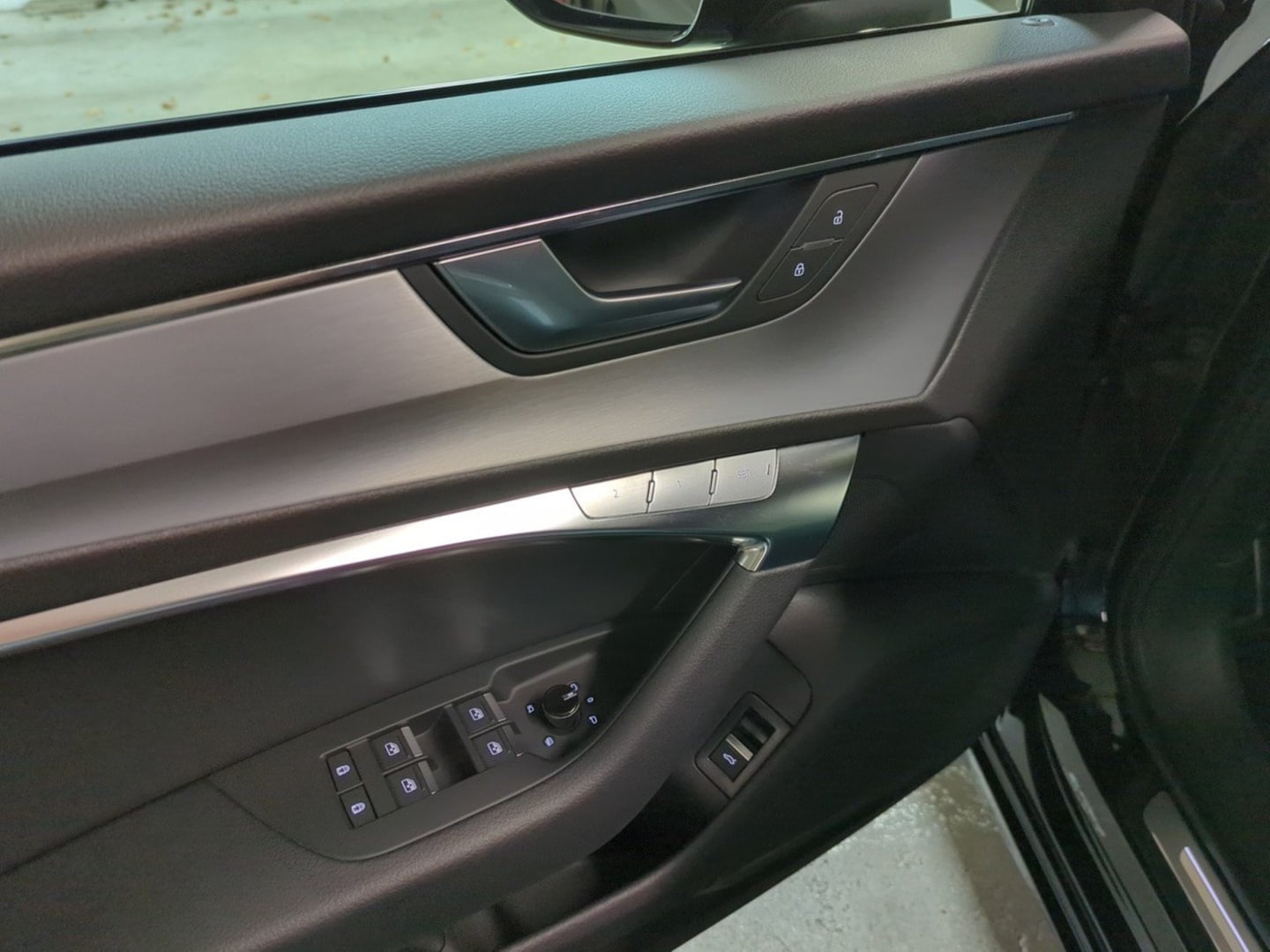 Bild über Audi S6 Avant TDI quattro tiptronic - für weitere Informationen kontaktieren Sie den Audi Partner
