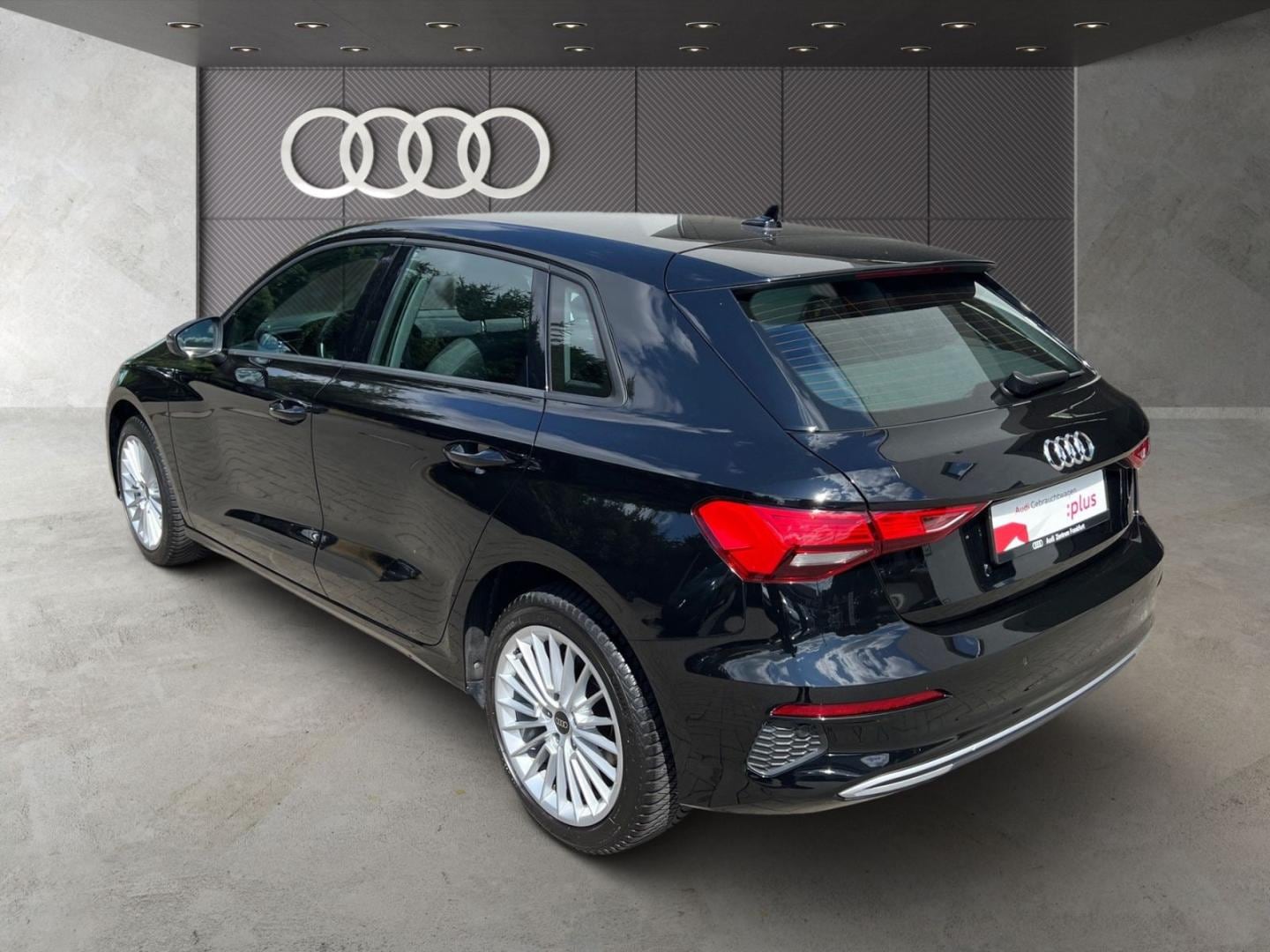 Bild über Audi A3 Sportback advanced 30 TFSI Schaltgetriebe - für weitere Informationen kontaktieren Sie den Audi Partner