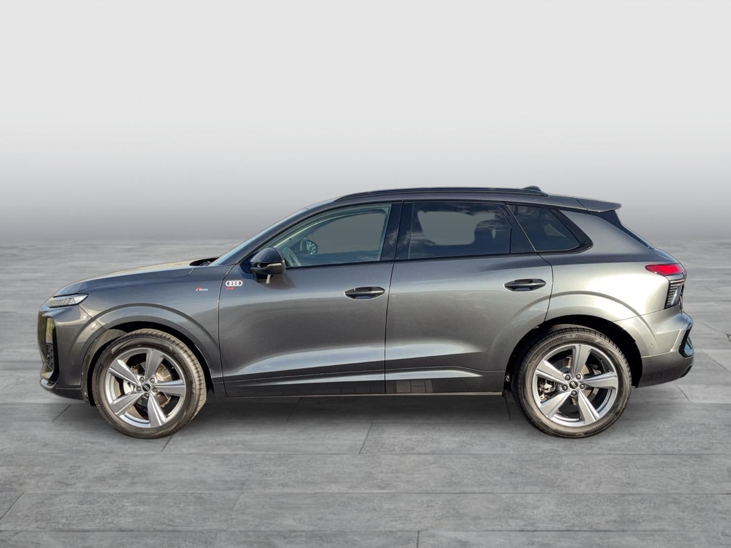 Bild über Audi Q3 SUV TFSI 110 kW S tronic - für weitere Informationen kontaktieren Sie den Audi Partner