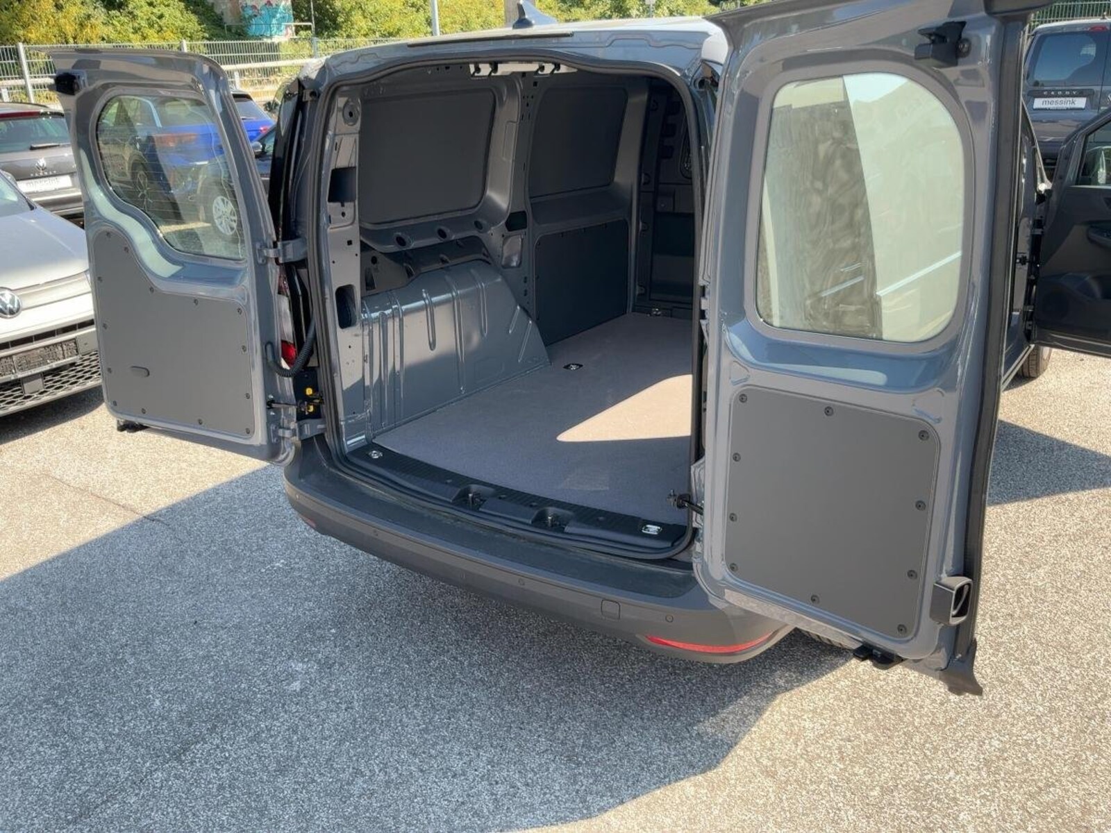 Volkswagen Caddy Maxi Cargo – Bild 15