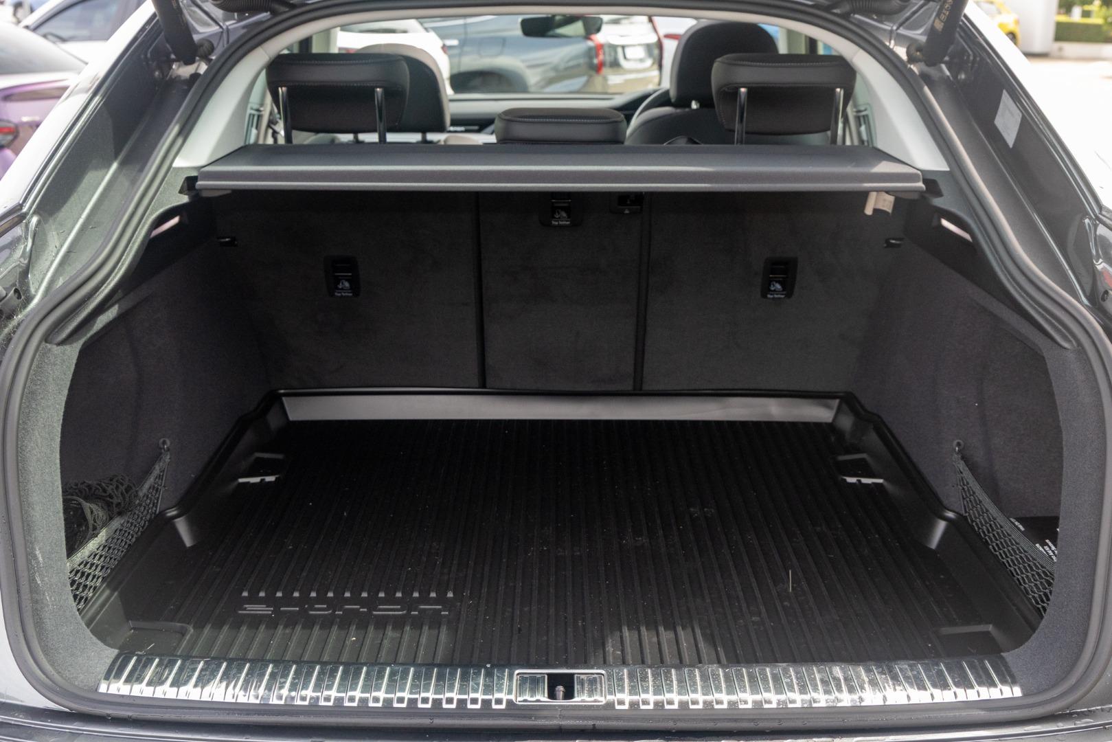 Image about Audi Q8 Sportback e-tron 55 e-tron quattro S line 300,00 kW