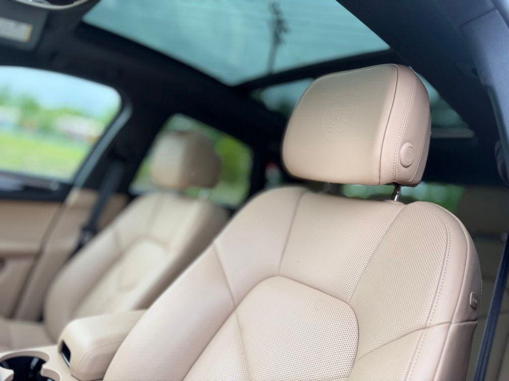 2025 Porsche Macan Base - Photo 16
