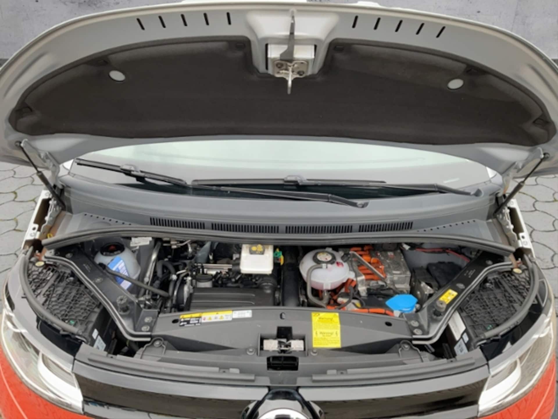 Volkswagen Multivan Langversion Basis-Modell