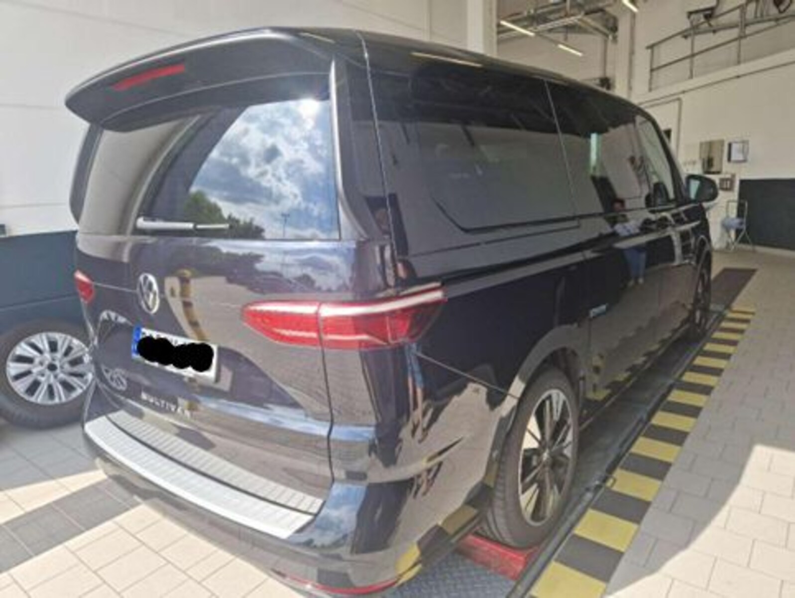 Volkswagen Multivan Langversion – Bild 3