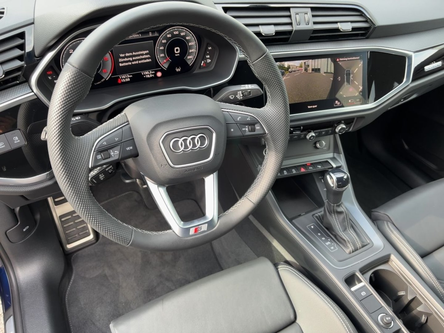 Bild über Audi Q3 TDI quattro 142 kW S tronic - für weitere Informationen kontaktieren Sie den Audi Partner