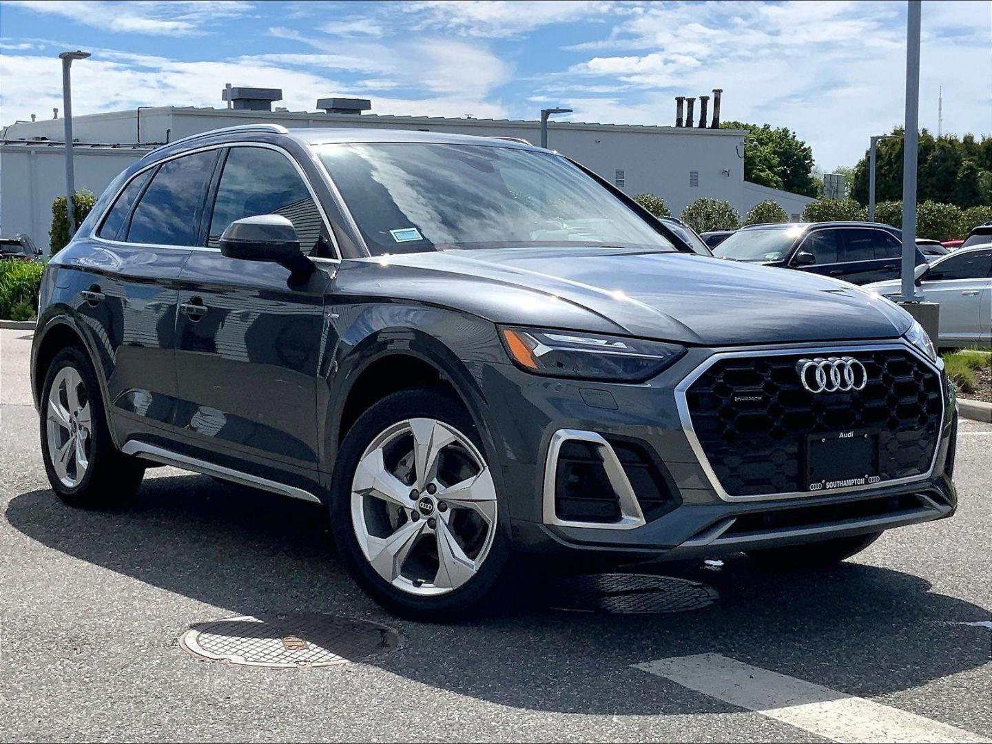 2023 Audi Q5 45 Prestige's photo