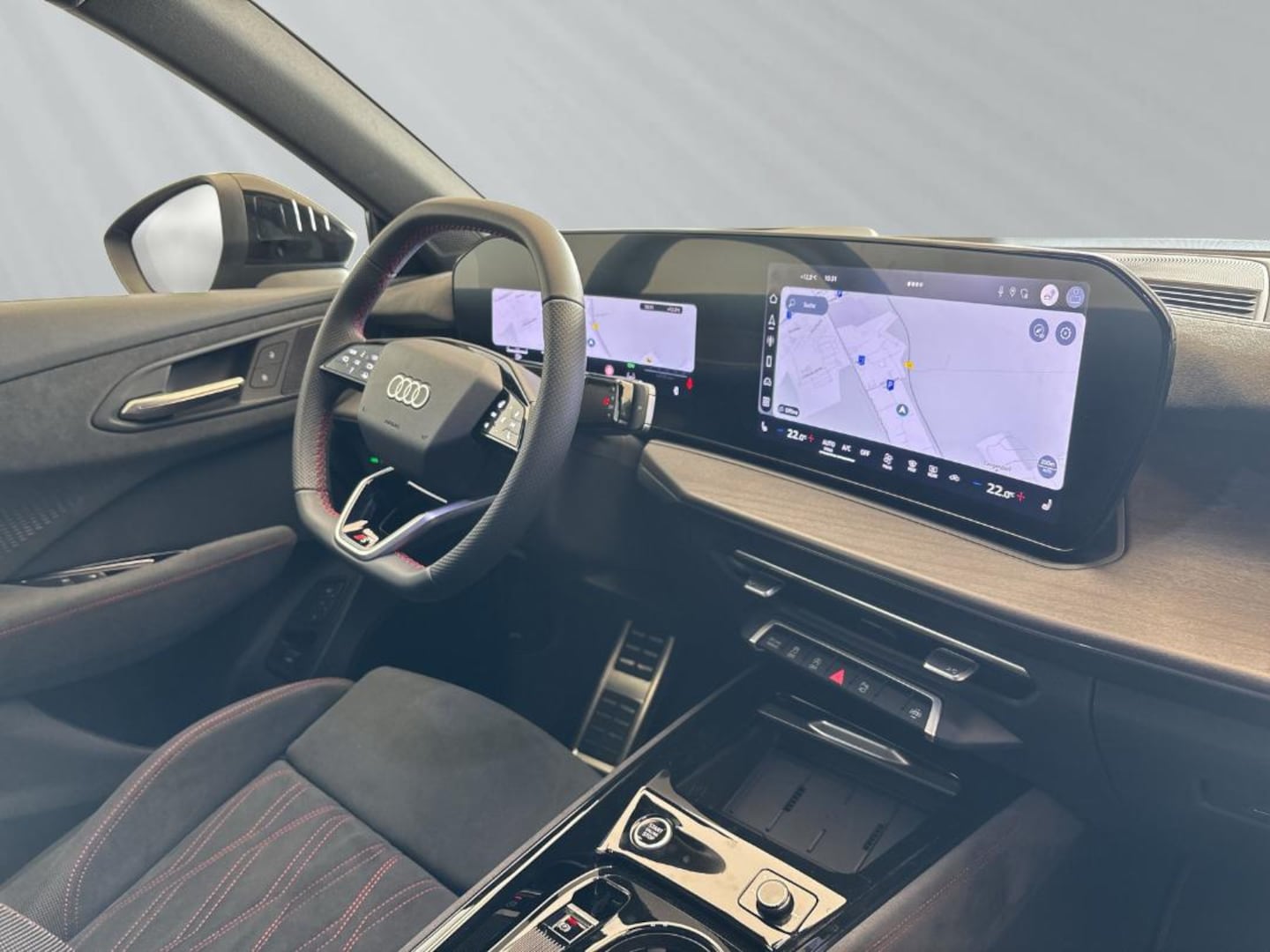 Bild über Audi Q3 SUV TFSI quattro 195 kW S tronic - für weitere Informationen kontaktieren Sie den Audi Partner