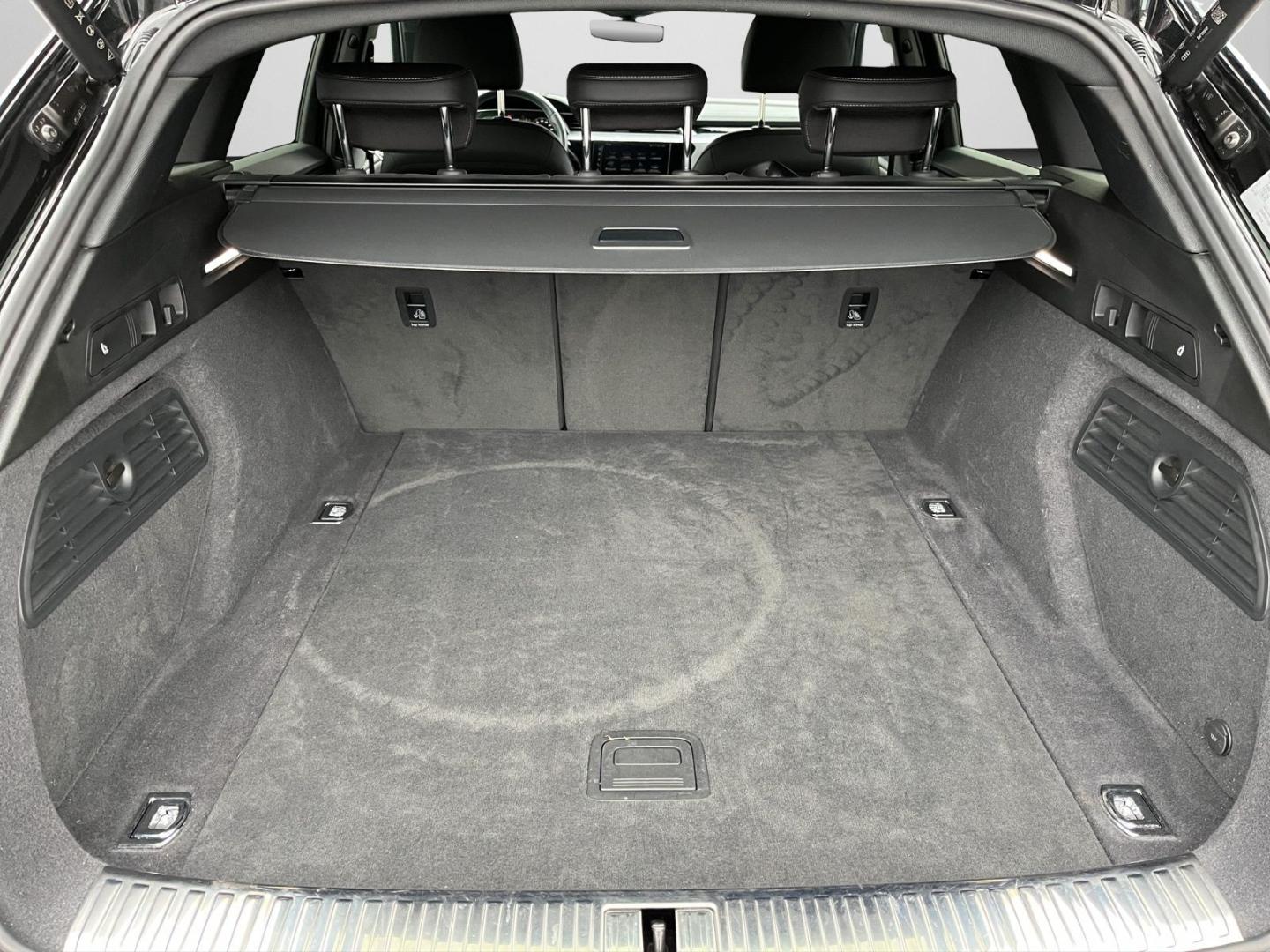 Image about Audi Q8 e-tron advanced 55 e-tron quattro